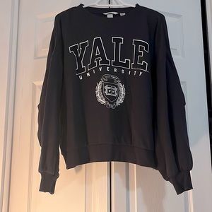 NAVY BLUE CREW NECK YALE SWEATSHIRT